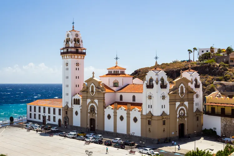 Tenerife: cosa vedere e dove andare per un'esperienza autentica 6 santuario candelaria tenerife canarie