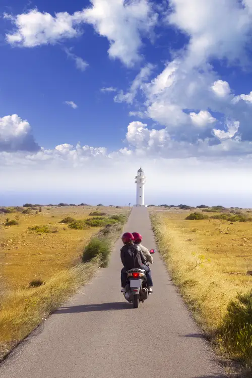 muoversi a formentera in scooter